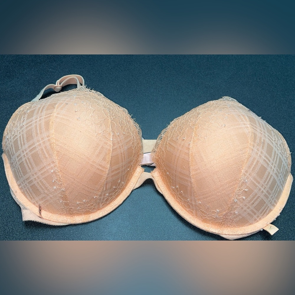 Victoria's Secret Nude Lace Bra